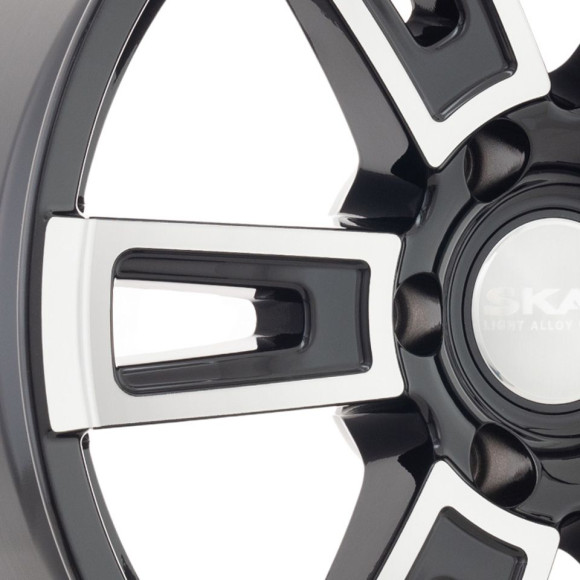 Диски СКАД 8,0\R18 6*114.3 ET30 d66.1 Алмаз